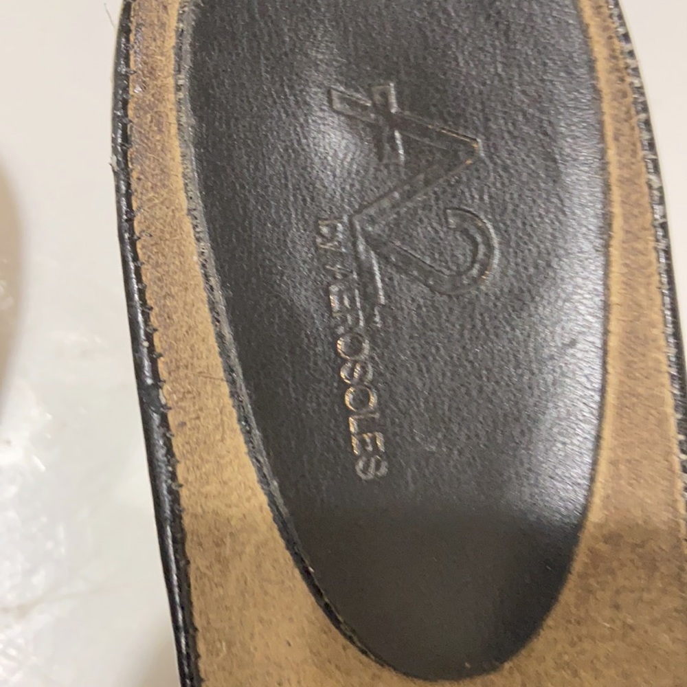 Aerosol leather upper caulk he’ll size 8 - Picture 3 of 7